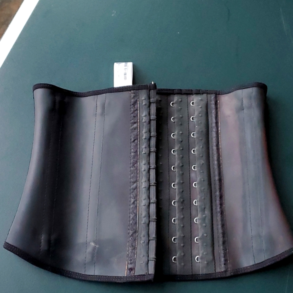 Squeeze Me Skinny waist trainer